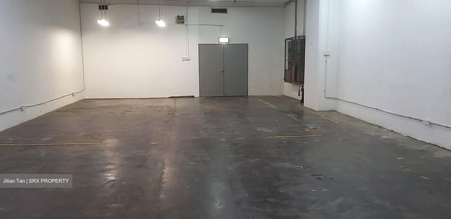 Valiant Industrial Building (D13), Factory #533363111